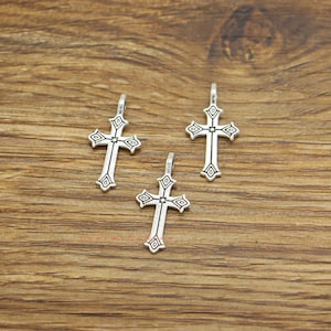 50 Stück Kreuz Charms Religiöse Charms Antik Silber Ton 12x23mm cf3972