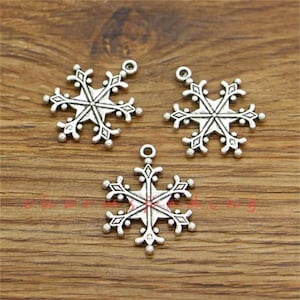20pcs Snowflake Charms Snow Charms Winter Charms Antique Silver Tone 22x28mm cf3806