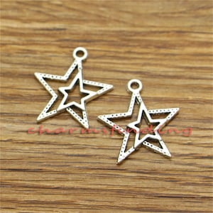30 piezas de dijes de estrella, dijes de estrellas dobles, tono plata antigua, 20 x 23 mm, cf3274