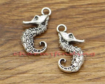 アンティークシルバータツノオトシゴペンダント1個、タツノオトシゴ