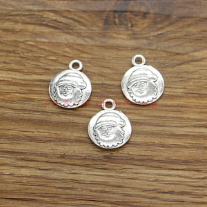 25pcs Santa Charms Christmas Holiday Round Charm Antique Silver Tone 14x17mm cf4293
