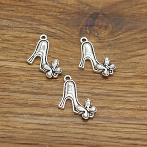 30pcs High Heel Shoe Charms Fashion Lady Charms Antique Silver Tone 15x26mm cf3924