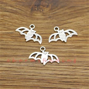 30pcs Bat Charms Halloween Charm Antique Silver Tone 23x16mm cf3821