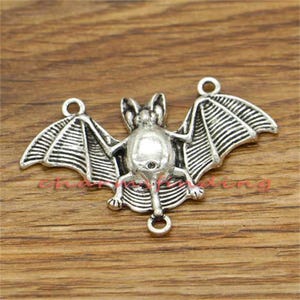 10pcs Large Bat Connector Charms Halloween Charm Antique Silver Tone 30x18mm cf1535