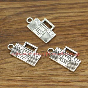 20 Stück Radio Anhänger Ghettoblaster Charms Antik Silber Ton 23 x 13 mm lf2840