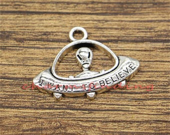 15 Stück UFO Charms Alien Charme Antik Silber Ton 23 x 31 mm sf0375