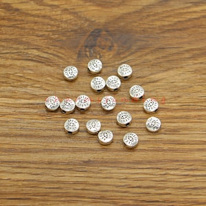 100 st. silvermetallpärlor med onda ögat, distanser, lösa smyckepärlor, 6 mm pärlor, antik silverfärgade 6x6x3 mm, 1 mm hålpärlor cf4812