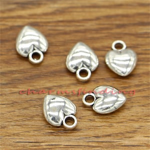 50個 ハートチャーム バレンタインチャーム アンティークシルバートーン 9x12x4mm cf0107