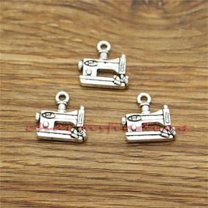 30pcs Sewing Machine Charm Antique Silver Tone 15x16mm cf3158