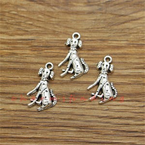 30 Stück Dackel Charme Hund Charms Antik Silber Ton 13x22mm sf3611