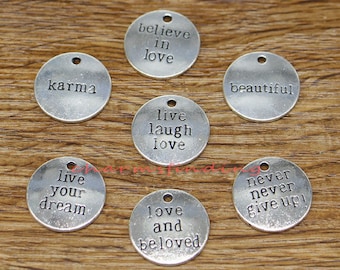 20pcs Affirmation Charme Mot Charme Vivez Votre Rêve Live Rire Amour Ne Jamais Abandonner Charmes Antique Argent Ton 20x20mm cf0208