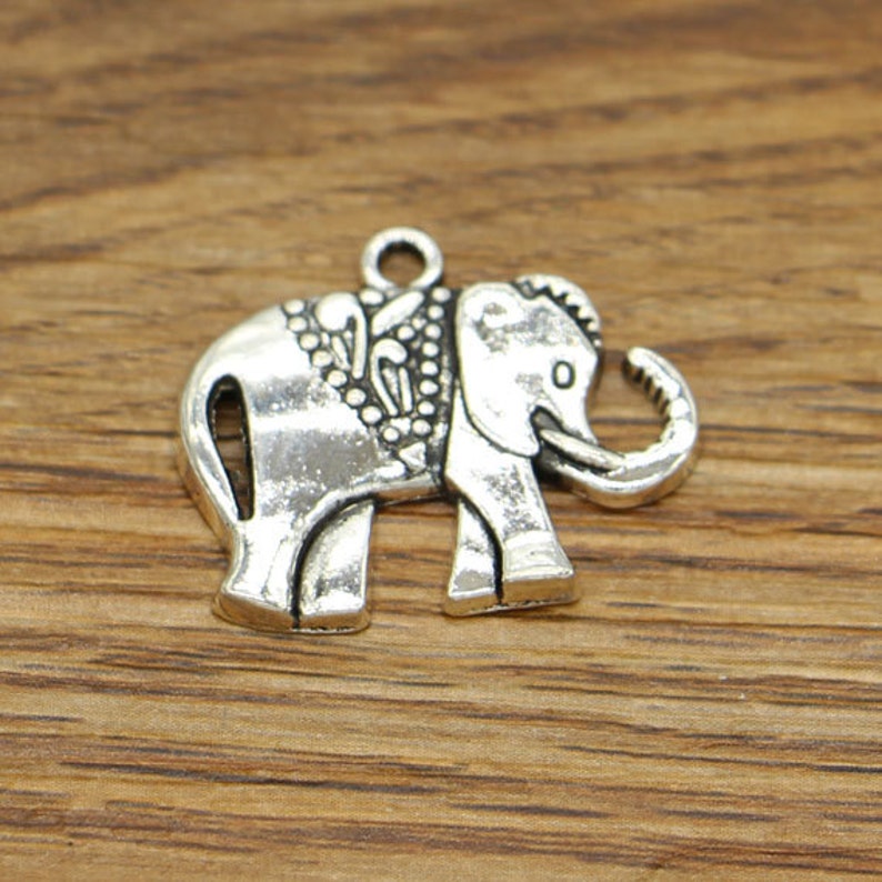 25 Baby Elephant Charms Animal Charm Antique Silver Tone 14x13mm
