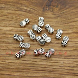 50 piezas de dijes de piña de doble cara, tono plateado antiguo, 6 x 10 x 3 mm, orificio de 1 mm aprox. cf3782