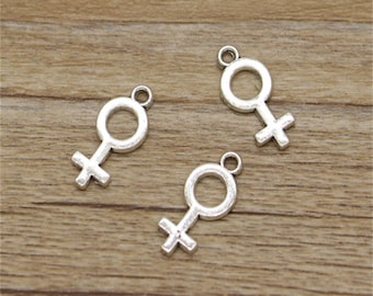 50 piezas de dijes con símbolos de género, dijes femeninos, tono plata antigua, 8 x 18 mm, cf0751