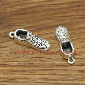 15 piezas de dijes para zapatillas de running, dijes 3D, dijes para zapatillas, tono plata antigua, 29 x 10 mm, cf0456