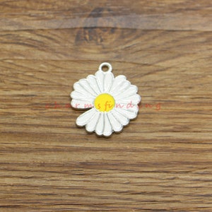 2pcs Large Daisy Flower Charms White and Yellow Daisy Charms Gold Plated Enamel Charms 25x28mm cf4341
