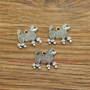 25stk Hund Charme Pudel Charme Antik Silber Ton 18x16mm sf3583