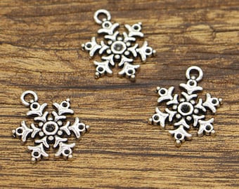 30pcs Snowflake Charms Snow Charms Christmas Charms Antique Silver Tone 17x22mm CF2912