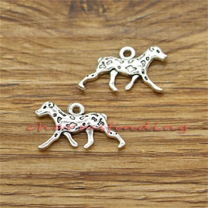 30 Stück Hund Charm Whippet oder Windhund Tier Charms Antik Silber Ton 24x13mm 3136
