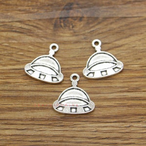 20pcs UFO Charms Alien Charm Antique Silver Tone 20x20mm cf3860