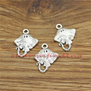 30pcs Stingray Charms Antique Silver Tone 15x20mm cf3171