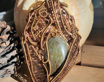 Labradorite wire pendant, Woodland Fairy Grunge jewelry, Naturecore Gift Idea, bookish jewelry necklaces,Dark Cottagecore Aesthetic necklace