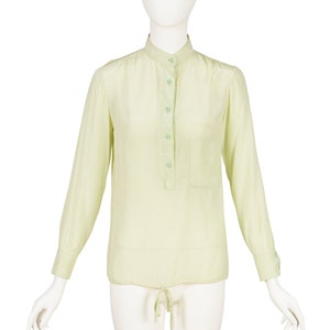 Blusa a maniche lunghe in seta verde pastello stampata di Bleu Marine Design, anni &#39;70