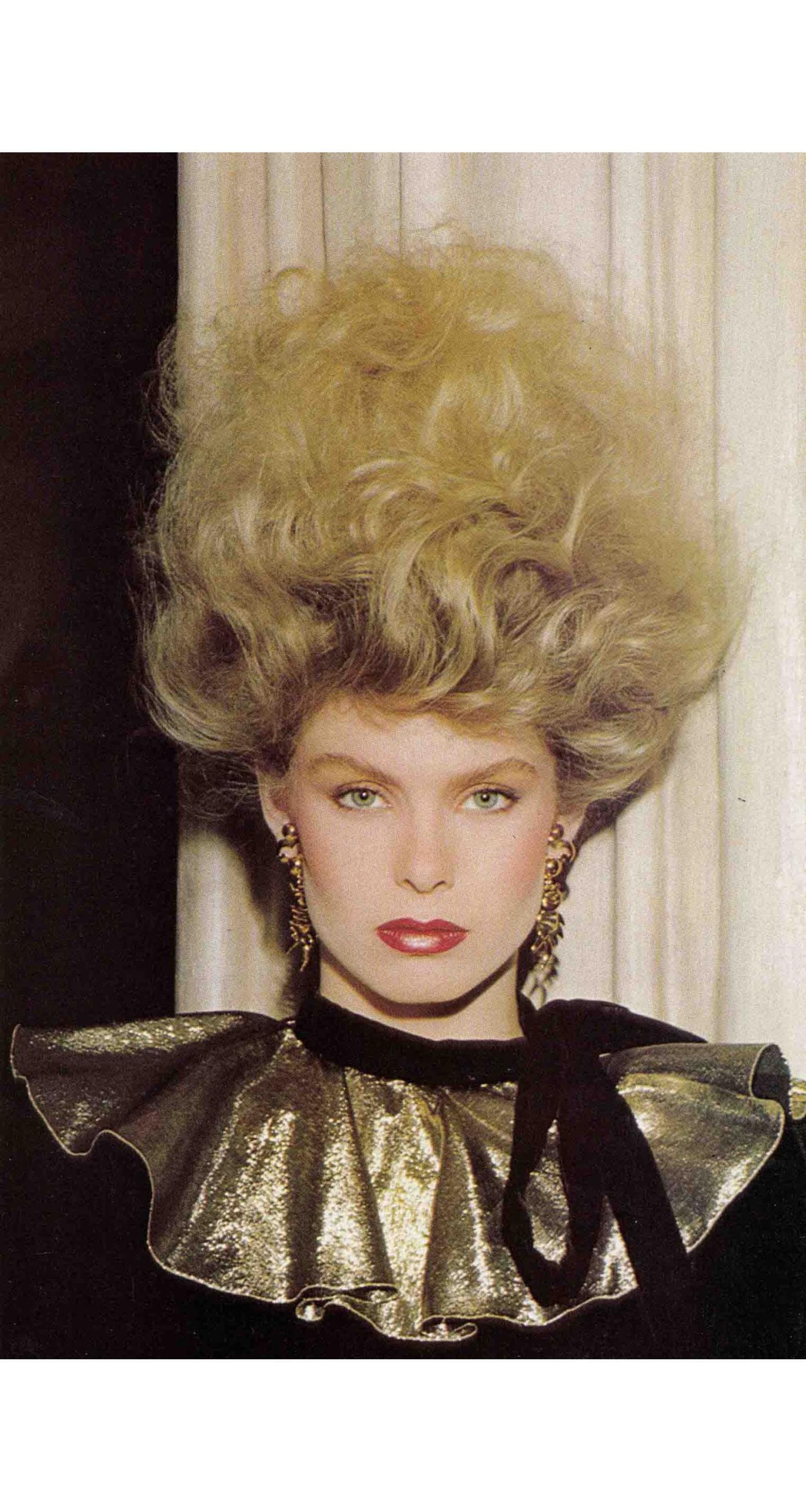 Christian Dior Boutique 1981-82 F/W Runway Gold Lamé Collar