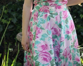 50s Vintage Dress // Floral Cotton Dress // Delicate Monet Style Roses 1950s Frock // Circle Cut 50s Dress // M L