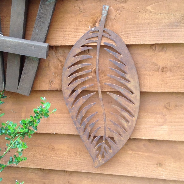 Rusty Leaf Garden Art / Rusty Metal Leaf Decor / Garden Leaf Gift / Contemporary Garden Art / Leaf Garden Decoration / Leaf Garden Ornament