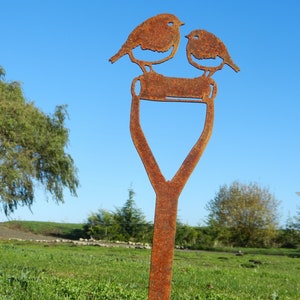 Robin on Spade Garden Decoration / Bird Garden Gift / Rusty Metal Robin Decor / Garden Stake Gift / Rusty Metal Bird Art / Twin Birds Art image 3