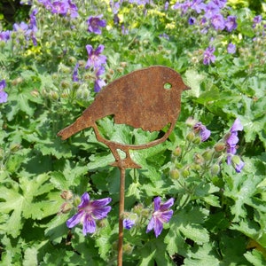 Rusty Metal Robin Garden Gift / Rustic Robin Bird Planter Stake / Rusty Metal Garden Art / Rustic Bird Gift / Remembrance Robin Bird Art