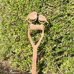 Robin on Spade Garden Decoration / Bird Garden Gift / Rusty Metal Robin Decor / Garden Stake Gift / Rusty Metal Bird Art / Twin Birds Art image 4
