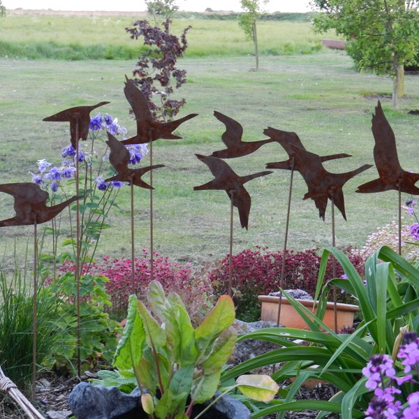 Flying Geese Garden Art / Rusty Metal Geese Sculpture / Swans in flight / Rusty Metal Bird Garden Decor / Garden Centrepiece /Geese ornament