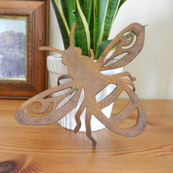 Rustic Bee Home Decor / Honey Bee Plant Pot Decoration / Rusty Metal Bee Gift / Bee Garden Decor