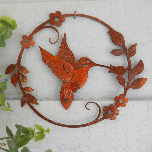 Hummingbird Garden decor / Rusty Bird Wall Art / Hummingbird Mothers Day Gift / Metal Bird Decor / Rustic Garden Gift / Garden Wall decor