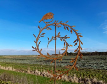 Bird Wreath Garden Stake / Wreath Stake Garden Decor / Rusty Robin Stake / Rusty Metal Bird Garden Stake / Rusty Wreath Garden Gift / Wren