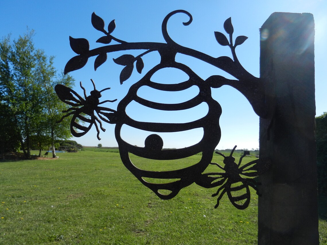 Rusty Metal Bee Hive Garden Decor / Metal BeeHive Garden Gift | Etsy