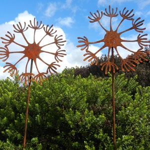 Rusty Metal Dandelion Sculpture / Metal Garden Decor / Metal Seed Head Sculpture / Metal Garden Sculpture / Seed Head Decor / Flower Stake