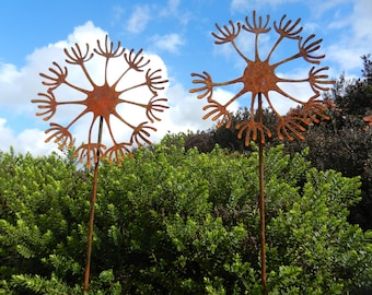 Rusty Metal Dandelion Sculpture / Metal Garden Decor / Metal Seed Head Sculpture / Metal Garden Sculpture / Seed Head Decor / Flower Stake