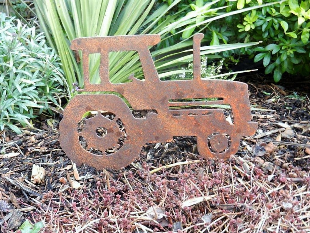 Rusty Metal Tractor / Tractor Garden Art / Tractor Gift / Farm Gift ...