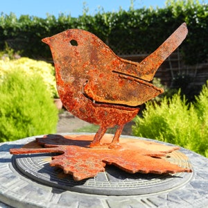 Rusty Metal Wren upon leaf / Rusty Birds / Bird Gift / Garden Gift / Rusty Metal Garden Decoration / bird garden decor/Metal Garden Ornament