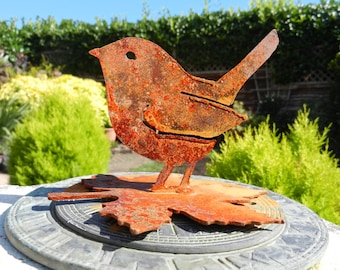 Rusty Metal Wren upon leaf / Rusty Birds / Bird Gift / Garden Gift / Rusty Metal Garden Decoration / bird garden decor/Metal Garden Ornament