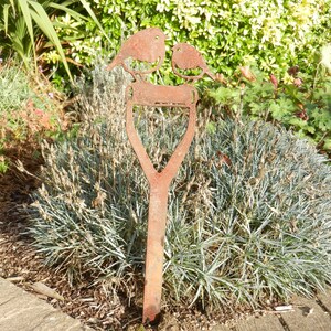 Robin on Spade Garden Decoration / Bird Garden Gift / Rusty Metal Robin Decor / Garden Stake Gift / Rusty Metal Bird Art / Twin Birds Art image 2