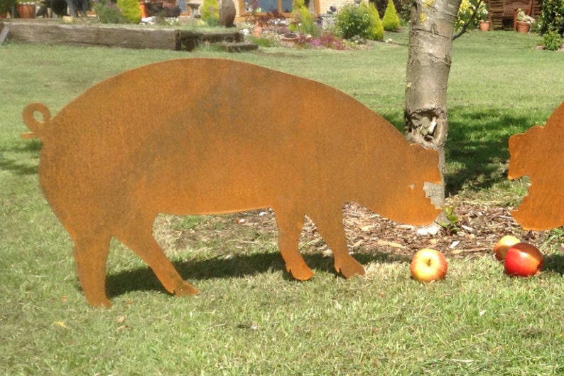 Rusty Pig Garden Decor / Little Piggy Garden Ornament / Garden Etsy