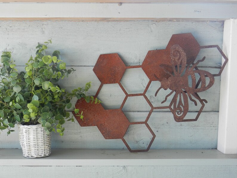 Rusty Metal Bee Honey Comb Garden Decor / Metal Bee Garden Etsy UK