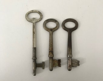 Set of 3 Vintage Skeleton Keys