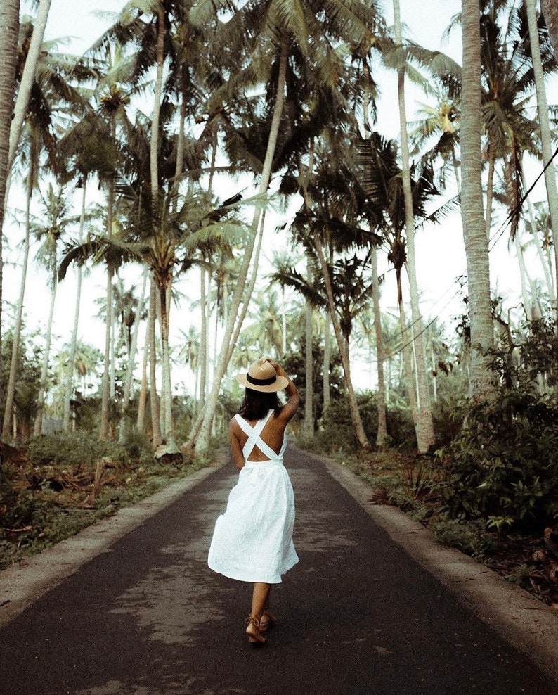 Robe en lin, Robe chasuble, Robe d'été en lin, Robe d'invitée de mariage, Robe de demoiselle d'honneur, Robe midi avec poches, Robe de cocktail ADELAIDE White