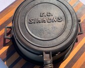 Vintage Cast Iron E.C. Simmons Keen Cutter High Base Waffle Maker