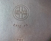 Vintage Griswold Small logo Size No 7 Grooved Handle 701H Cast Iron Skillet pan